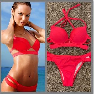 Victoria’s Secret bombshell bikini